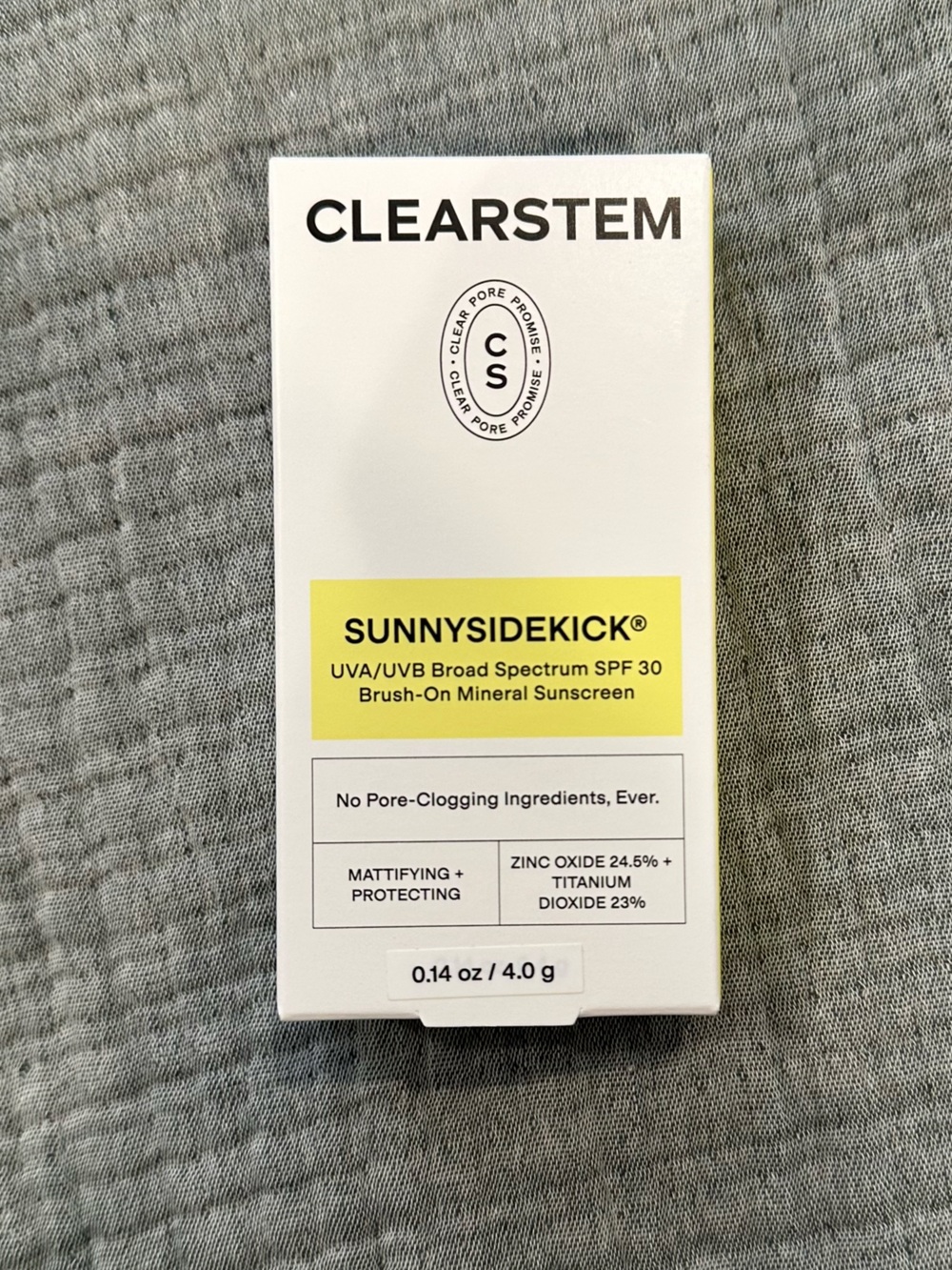 Sunnysidekick SPF 30 Brush-On Mineral Sunscreen – Yellow Compact